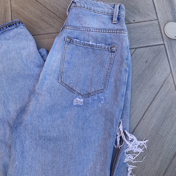 BDG High Rise Mom Jeans - Picture 6 of 11